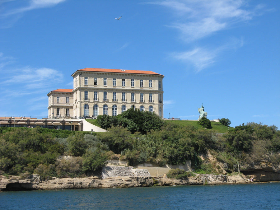 Une journée d'exception à Marseille 13008 : Shopping de luxe, gastronomie et adresses confidentielles
